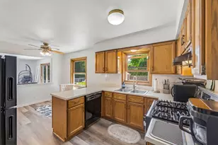 N78W15289 Haymeadow Rd, Menomonee Falls, WI 53051 - Photo 9