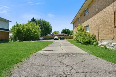 4701 N 52nd St, Milwaukee, WI 53225 - Photo 7