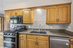 5249 Lakeside Dr, Greendale, WI 53129 - Photo 9