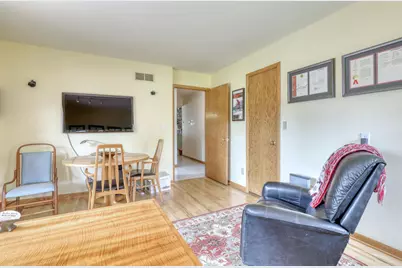10929 W Hope Ave, Wauwatosa, WI 53222 - Photo 15