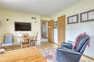 10929 W Hope Ave, Wauwatosa, WI 53222 - Photo 15