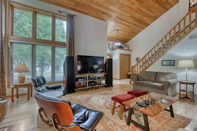 10929 W Hope Ave, Wauwatosa, WI 53222 - Photo 3
