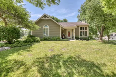 10929 W Hope Ave, Wauwatosa, WI 53222 - Photo 1