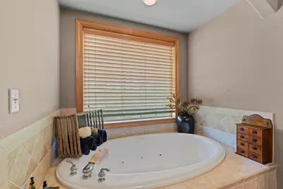 W230N7956  Bluebill Dr, Sussex, WI 53089 - Photo 21