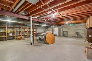 7400 N Pierron Rd, Glendale, WI 53209 - Photo 33