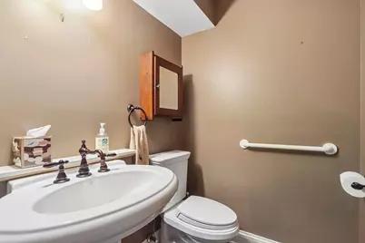 7400 N Pierron Rd, Glendale, WI 53209 - Photo 17