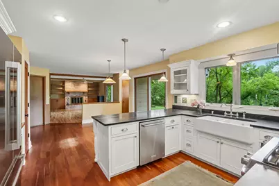 7400 N Pierron Rd, Glendale, WI 53209 - Photo 9