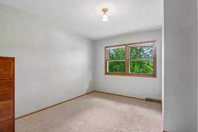 7400 N Pierron Rd, Glendale, WI 53209 - Photo 31