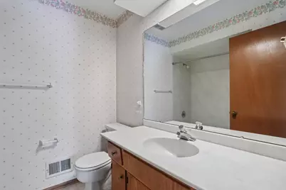 7400 N Pierron Rd, Glendale, WI 53209 - Photo 29