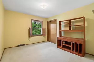 7400 N Pierron Rd, Glendale, WI 53209 - Photo 27