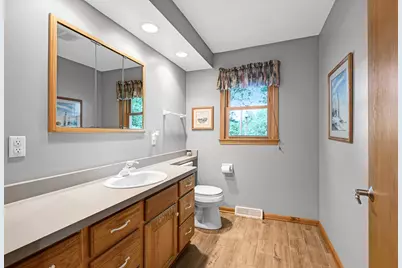 2736  Shamrock Dr, Racine, WI 53406 - Photo 15