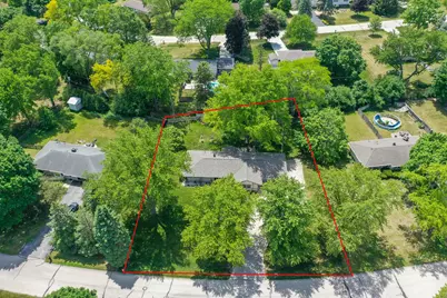 875  Plateau Ln, Brookfield, WI 53186 - Photo 3