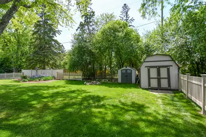 875  Plateau Ln, Brookfield, WI 53186 - Photo 35