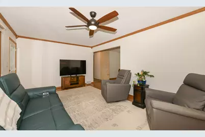 875  Plateau Ln, Brookfield, WI 53186 - Photo 7