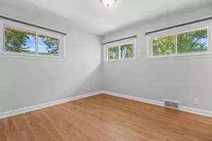 W147N5010 Dolphin Dr, Menomonee Falls, WI 53051 - Photo 13