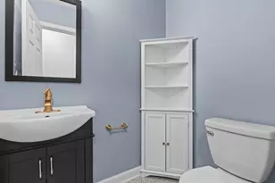 W147N5010 Dolphin Dr, Menomonee Falls, WI 53051 - Photo 19