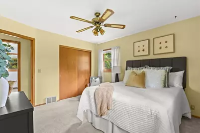 12115 W Luther Ave, Hales Corners, WI 53130 - Photo 15