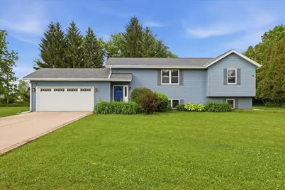 W226N8085  Rolling Hills Dr, Lisbon, WI 53089 - Photo 1