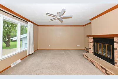 12237 W Larkspur Rd, Franklin, WI 53132 - Photo 5