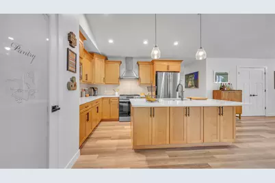 718  Pershing Ave, Sheboygan, WI 53083 - Photo 7