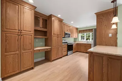 207 N Hunters Xing, Slinger, WI 53086 - Photo 7