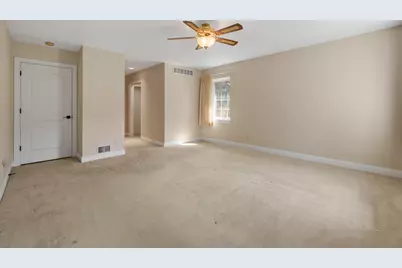 207 N Hunters Xing, Slinger, WI 53086 - Photo 17