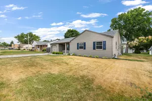 218 E Washington St, Slinger, WI 53086 - Photo 17