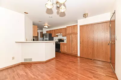 13526 W Fountain Ct, New Berlin, WI 53151 - Photo 11