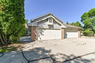 13526 W Fountain Ct, New Berlin, WI 53151 - Photo 27