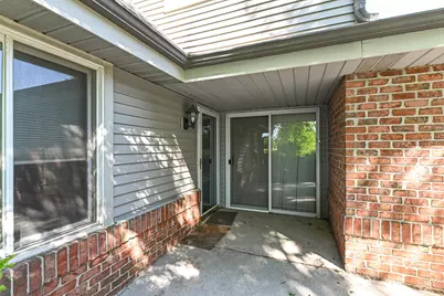 13526 W Fountain Ct, New Berlin, WI 53151 - Photo 7