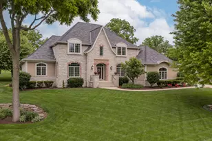 S76W26010 Prairieside Dr, Vernon, WI 53189 - Photo 1