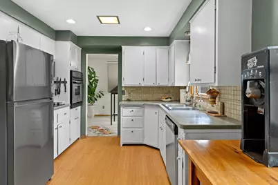 630 E Center St, Juneau, WI 53039 - Photo 7