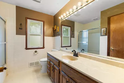 3301 E Carol Ct, Oak Creek, WI 53154 - Photo 11