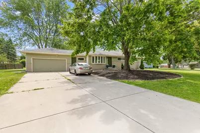 3301 E Carol Ct, Oak Creek, WI 53154 - Photo 23