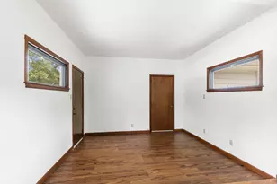 3301 E Carol Ct, Oak Creek, WI 53154 - Photo 15