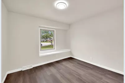 2905  Lake Vista Ct, Racine, WI 53402 - Photo 13