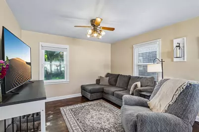2325  Coolidge Ave, Racine, WI 53403 - Photo 9