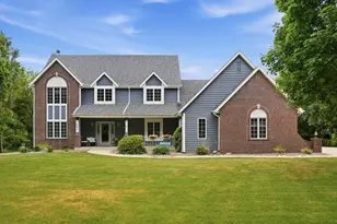 4695 Catherine Ct, Brookfield, WI 53072 - Photo 1