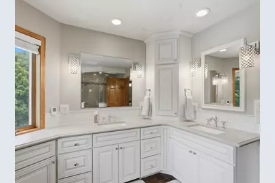 4695  Catherine Ct, Brookfield, WI 53072 - Photo 47
