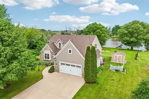 1085 Hillebrand Dr, Jefferson, WI 53549 - Photo 3