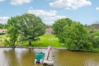 1085  Hillebrand Dr, Jefferson, WI 53549 - Photo 5