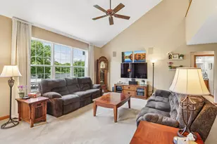1085 Hillebrand Dr, Jefferson, WI 53549 - Photo 9