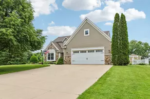 1085 Hillebrand Dr, Jefferson, WI 53549 - Photo 7
