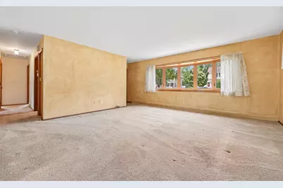 810  Summit Ave, Waukesha, WI 53188 - Photo 5