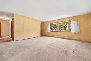 810 Summit Ave, Waukesha, WI 53188 - Photo 5
