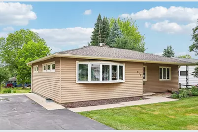 810  Summit Ave, Waukesha, WI 53188 - Photo 3