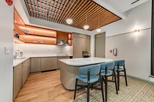 929 N Astor St, Milwaukee, WI 53202 - Photo 63