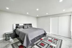 929 N Astor St, Milwaukee, WI 53202 - Photo 23