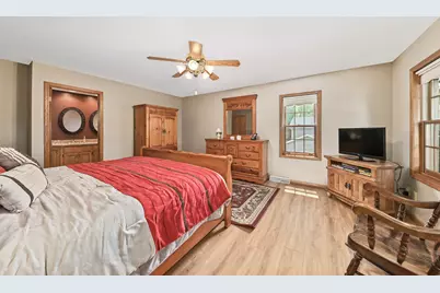 1230 S Springdale Rd, Brookfield, WI 53186 - Photo 15