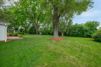 2355  Guinevere Dr, Brookfield, WI 53045 - Photo 31